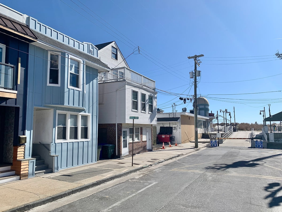 2nd House from Beach! Parking 5 BR/2BA Open LR/Kit