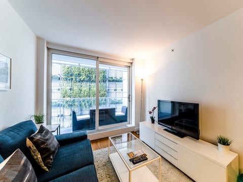 Modern 1BR in Vancouver | Telus Garden