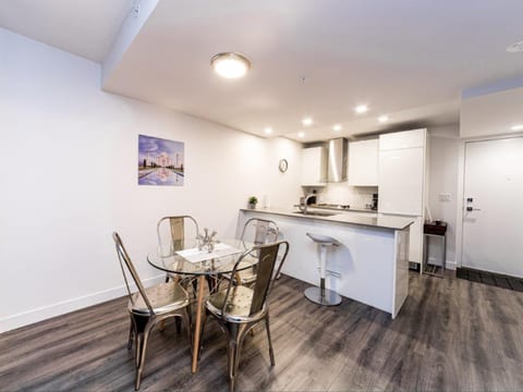 Modern 1BR in Vancouver | Telus Garden