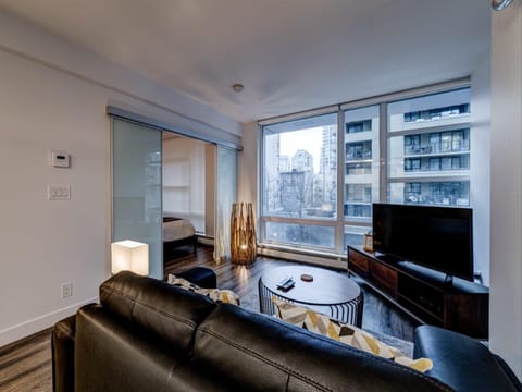 Modern 1BR in Vancouver | Telus Garden