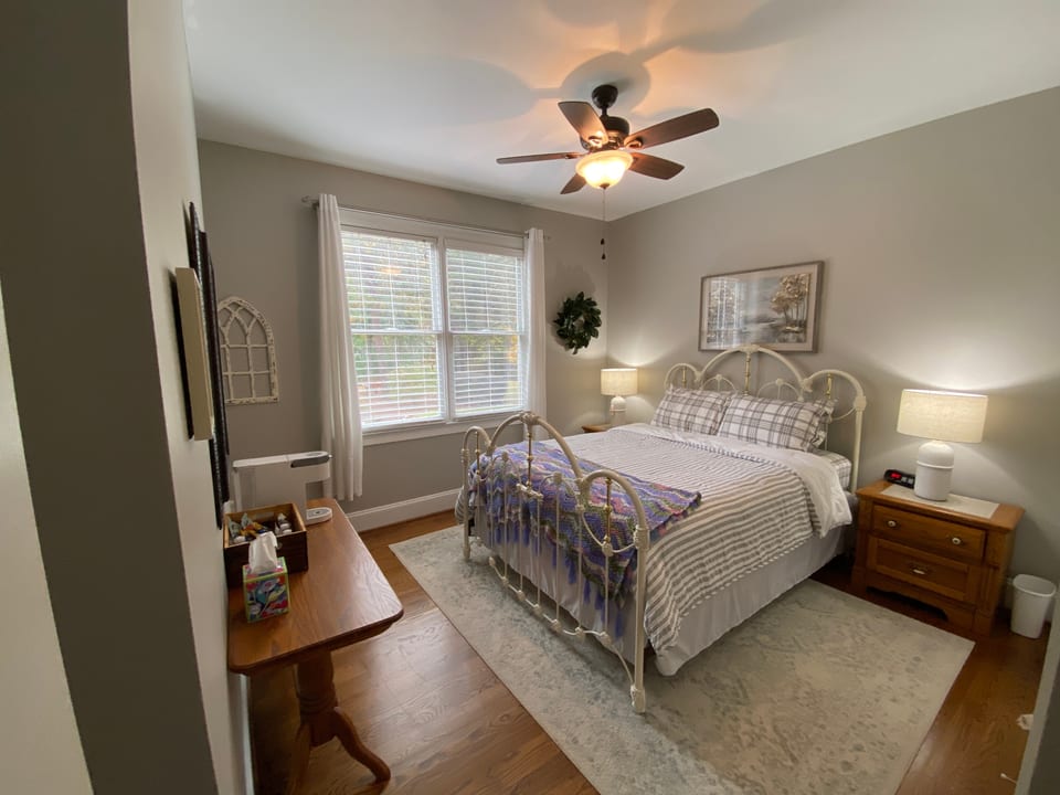NEW PICTURES of the 2nd floor QUEEN room coming soon.