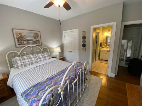 KING bedroom/bathroom photos are coming soon.