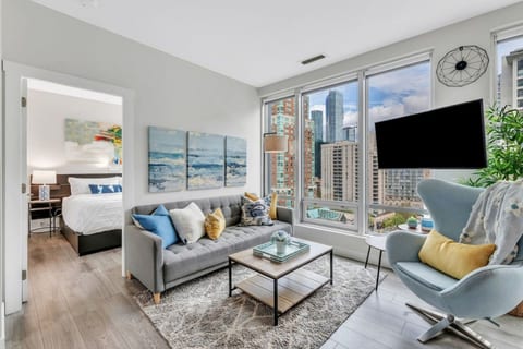 Chic & Modern King Bed with AC&WIFI&Paid Parking