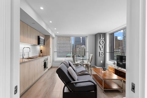 Modern 2BR in Vancouver | Richard & Pender