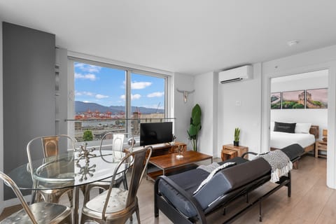 Modern 2BR in Vancouver | Richard & Pender