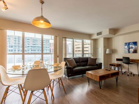 Furnished 1BR Executive Suite in Toront | 300Front