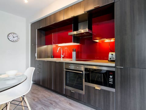Furnished 1BR Executive Suite in Toront | 300Front