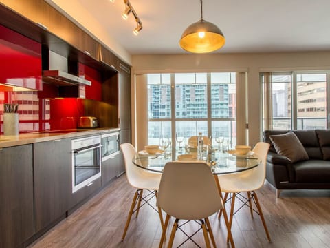 Furnished 1BR Executive Suite in Toront | 300Front