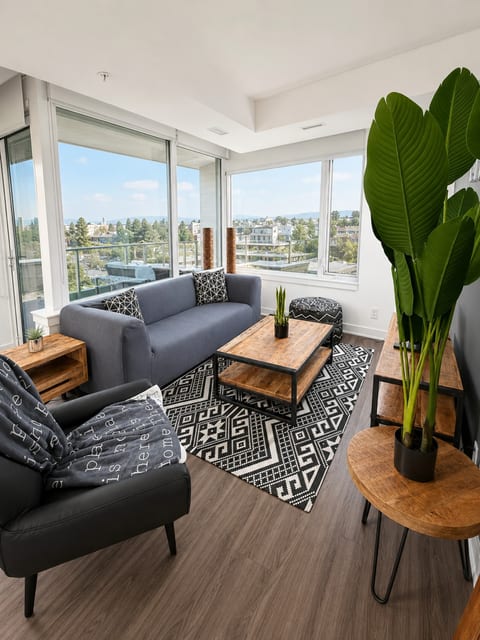 Modern 2BR in Ottawa | Carruthers
