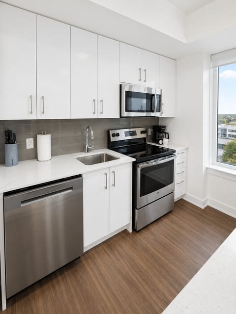 Modern 2BR in Ottawa | Carruthers