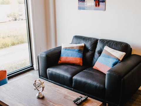 Furnished 1BR in Winnipeg | LXTX