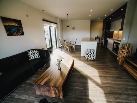 Modern 2BR Downtown Winnipeg | LXTX