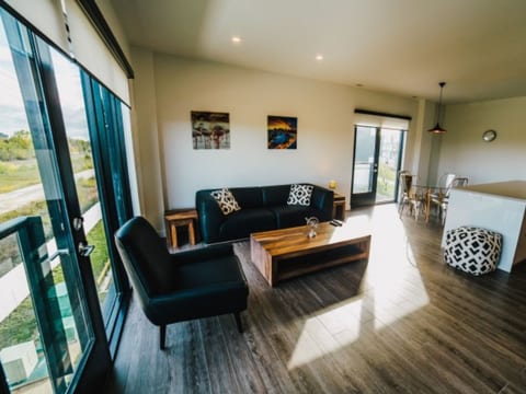 Modern 2BR Downtown Winnipeg | LXTX