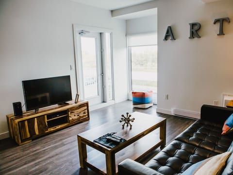 Furnished 3BR Downtown Winnipeg | The Spot