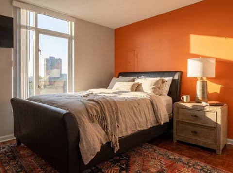 Downtown 1BR | Balcony + Gym + Prime Location