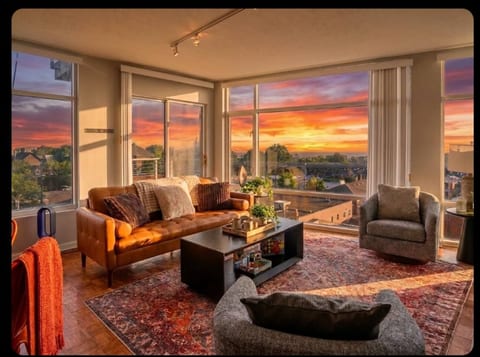 Downtown 1BR | Balcony + Gym + Prime Location