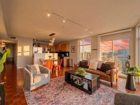 Downtown 1BR | Balcony + Gym + Prime Location