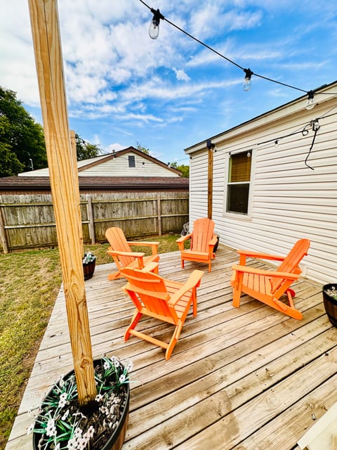 Stylish Bungalow, Close To Everything!