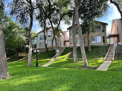 Newly Renovated Waterfront Comal River Condo image 2