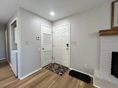 Newly Renovated Waterfront Comal River Condo image 5