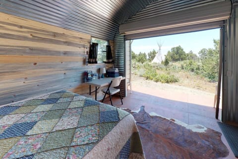 W-W: Bluebell Cabin - Glamour Cabin Camping