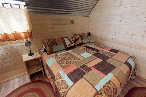 3 cozy private suites