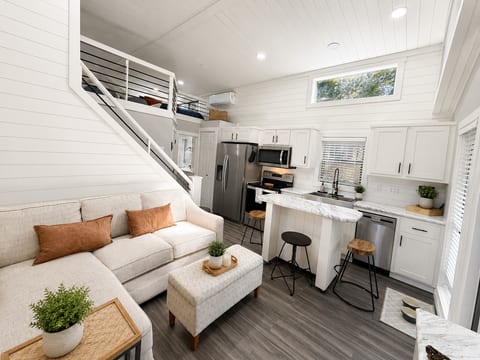 Wooded Lake Escape | The Tiny Retreat