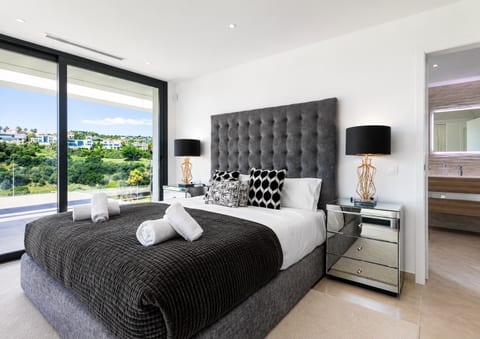 The Solstice Estate – Private Pool Retreat