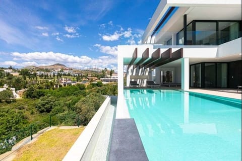 The Solstice Estate – Private Pool Retreat image 2
