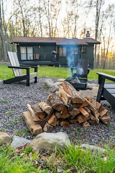 Romantic Serene Cabin w Firepit & Game Room|Pool image 4