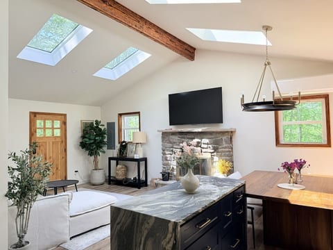 Romantic Serene Cabin w Firepit & Game Room|Pool image 1