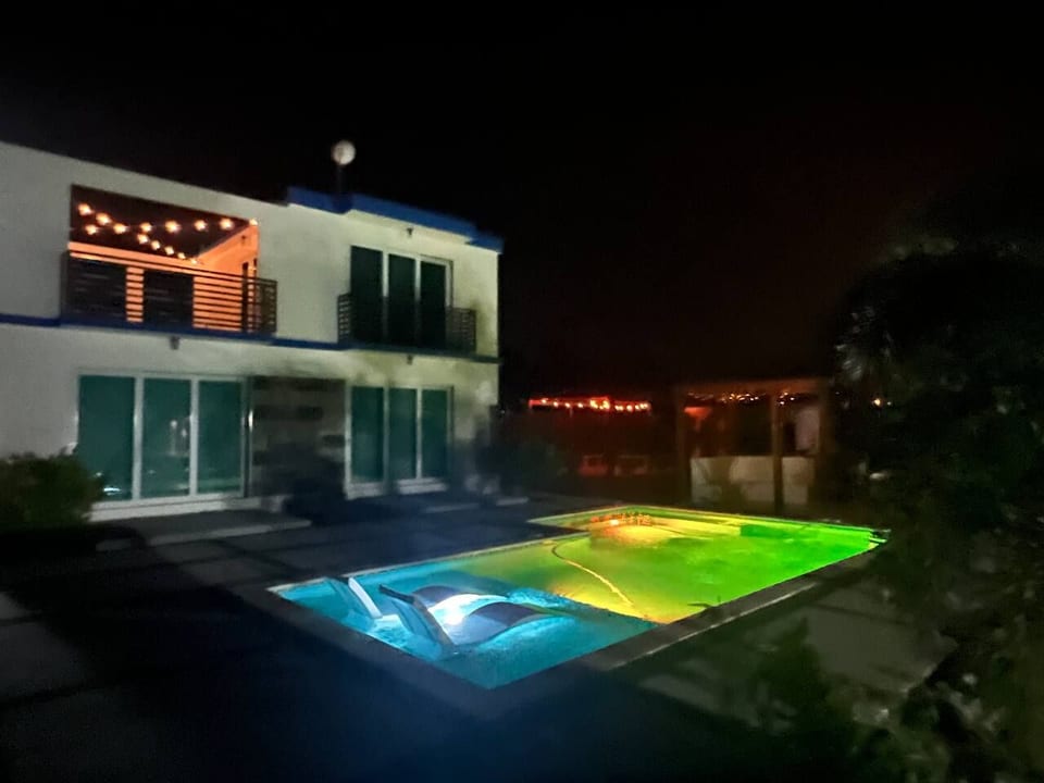Villa Mediterránea Moderna - Llanos Costa