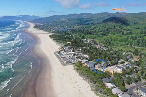 Ariel photo of Rockaway Cottage