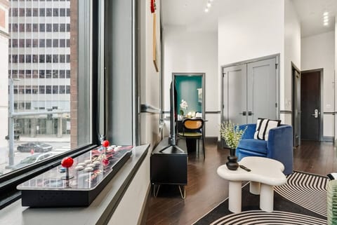 Modern 1BR Downtown Apt w/ Sofa Bed