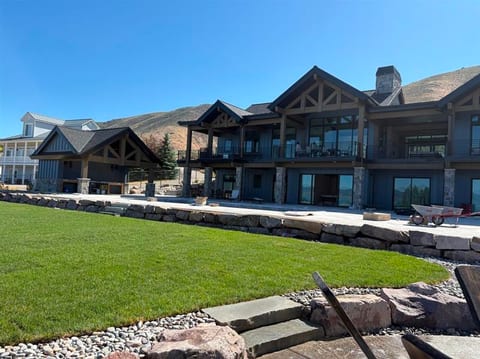 East Shore Bear Lake Oasis