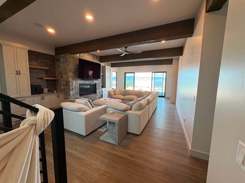 East Shore Bear Lake Oasis