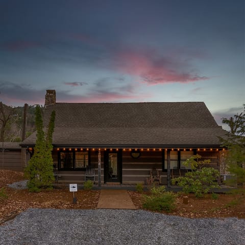 Independently owned, modern, stylish, location! image 2