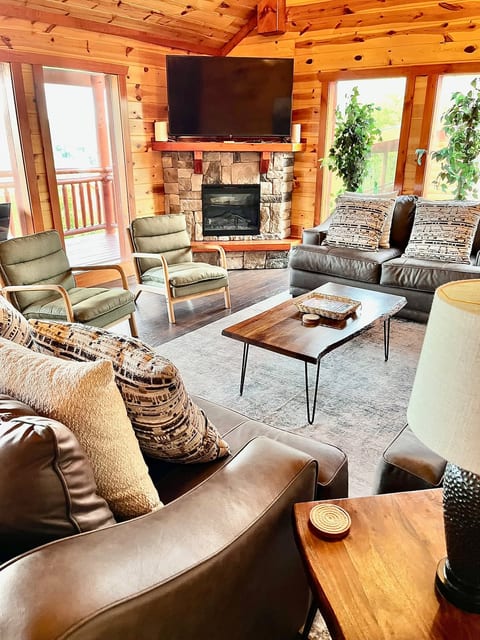 Private Chef*Heated Pool*Amazing Views*Sleeps 24 image 3