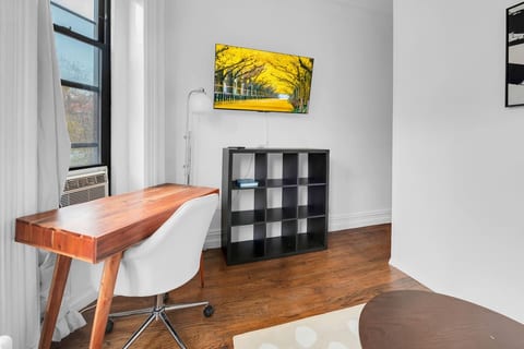 Bright bathroom with tub-shower combo and subway tile — hotel-quality essentials ready when you arrive.