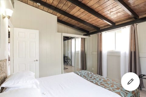 Inquire for availability. Entire home in Paradise image 3