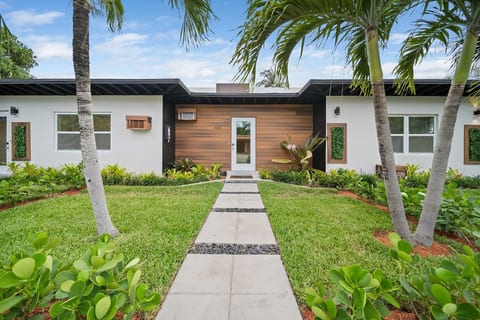 Tropical Oasis Newly Renovated Near Las Olas Beach