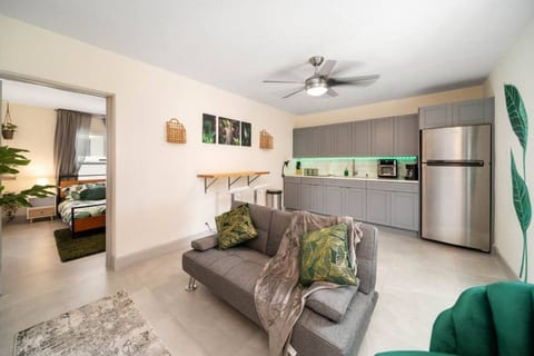Tropical Oasis Newly Renovated Near Las Olas Beach