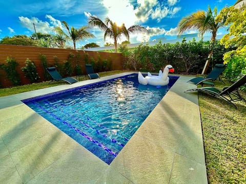 The Botanicals Las Olas with Pool Near the Beach