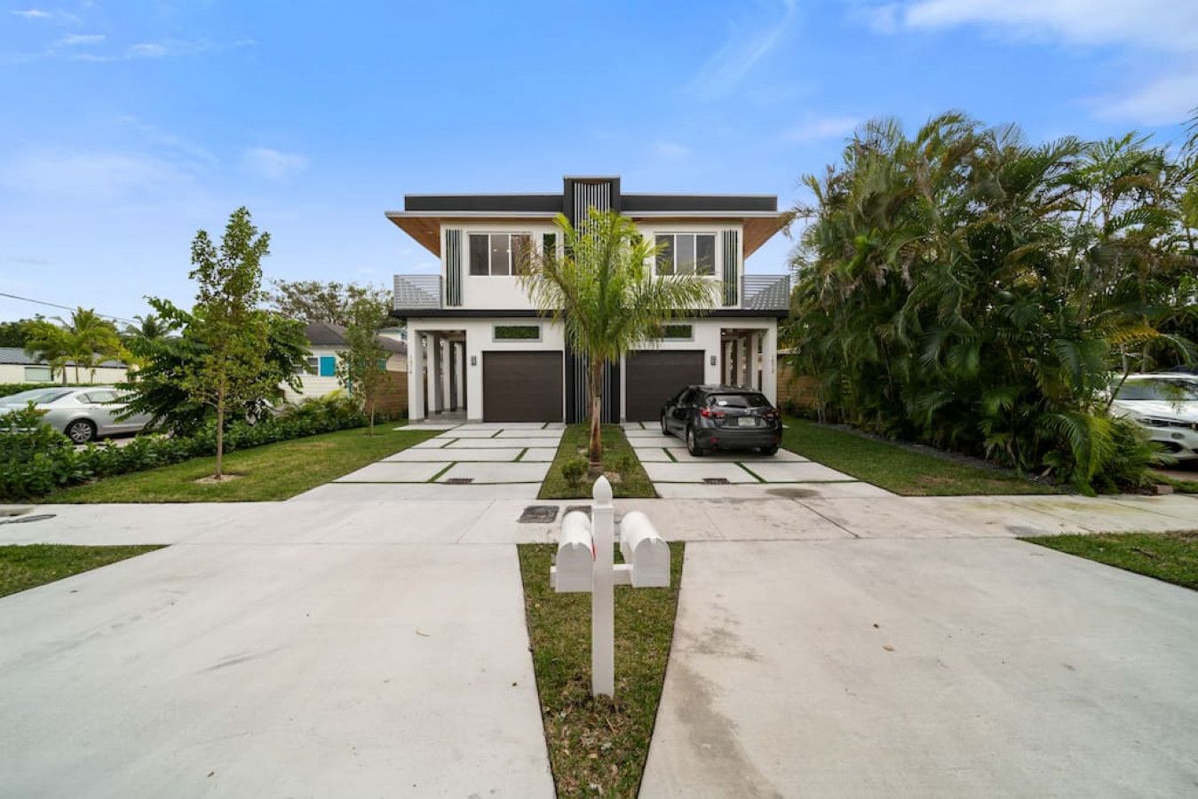 Luxury Home with 2 Pools Near the Beach - Fort Lauderdale