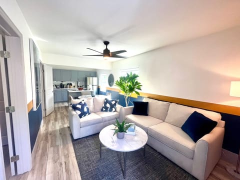 Bahama Mama 2/1 in Las Olas & Holiday Park with Hot Tub!