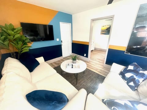 Bahama Mama 2/1 in Las Olas & Holiday Park with Hot Tub!