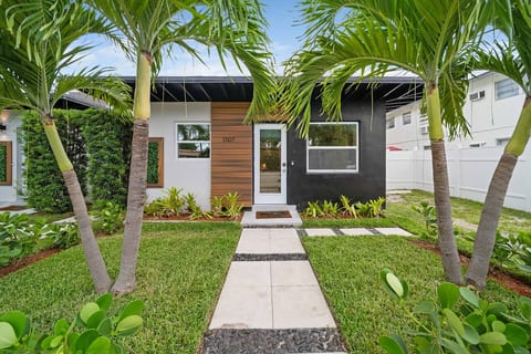 Modern Apartment Near Las Olas Beach