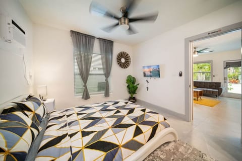Modern Apartment Near Las Olas Beach