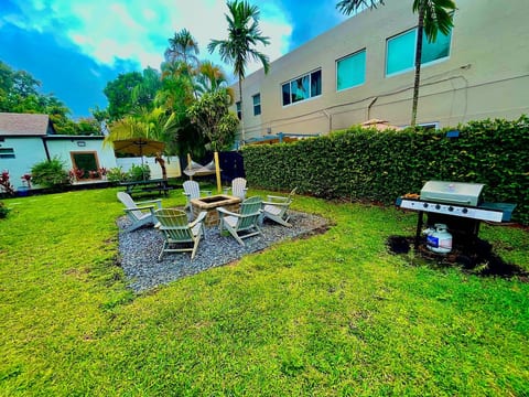 MiamiVice Las Olas Near Beach & Park with Fire Pit!