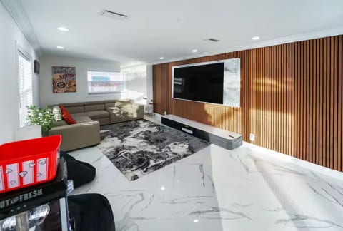 Newly Renovated Coconut Creek Home with Pool & Billiards